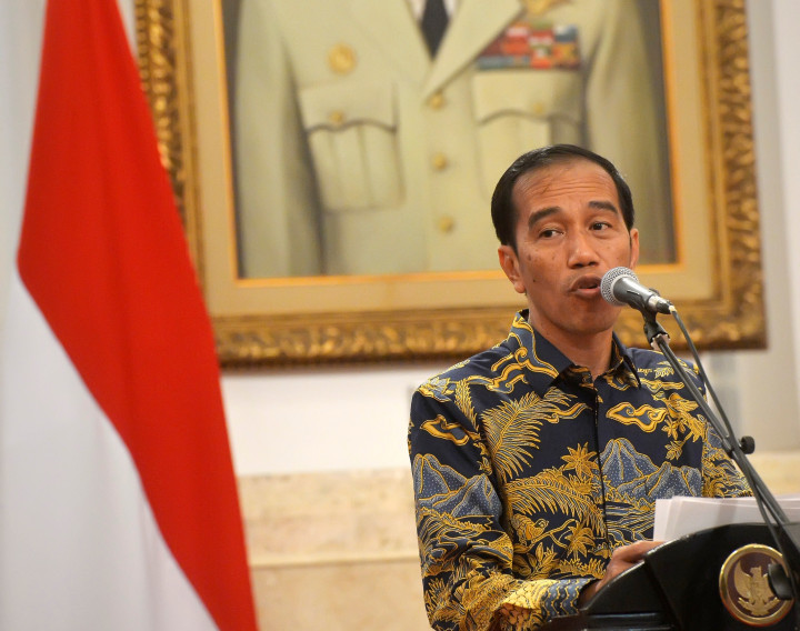 Presiden Joko Widodo Cari Solusi Tekan Harga Semen di Papua