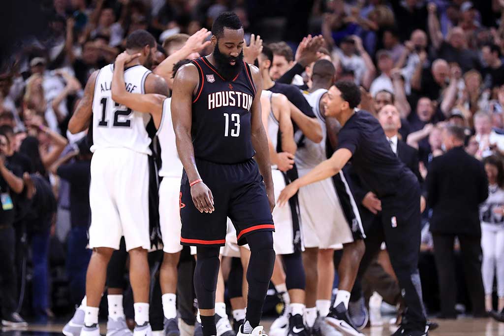 Spurs Tundukkan Rockets 110-107