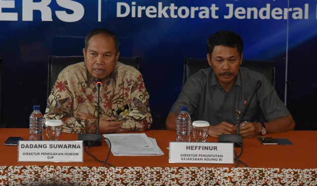 Dadang Suwarna (batik). Foto: Antara/Akbar Nugroho