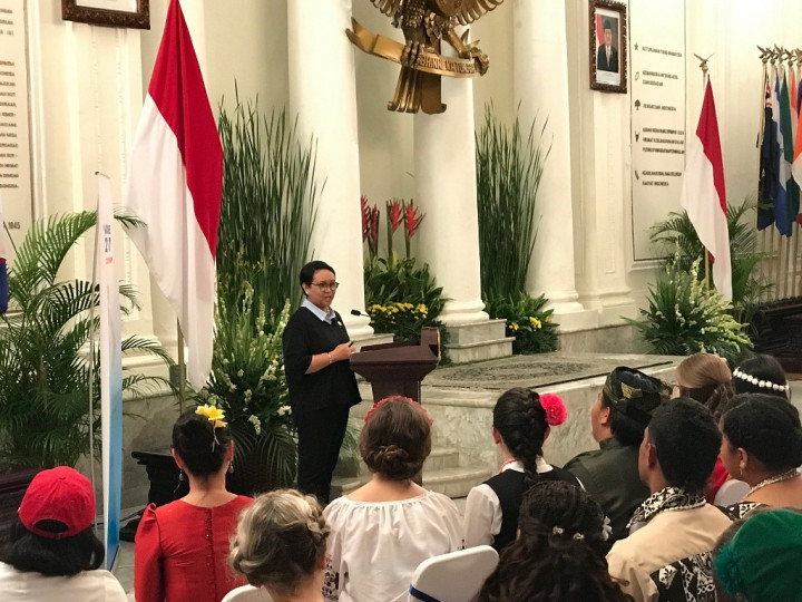 Pemuda Asing Mengenal Keragaman Indonesia dengan Beasiswa Seni