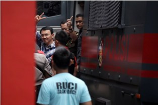 <i>Ahok Baik-baik Saja</i>
