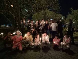 Kecewa Ahok Dibui, Ratusan Warga Batam Nyalakan Lilin