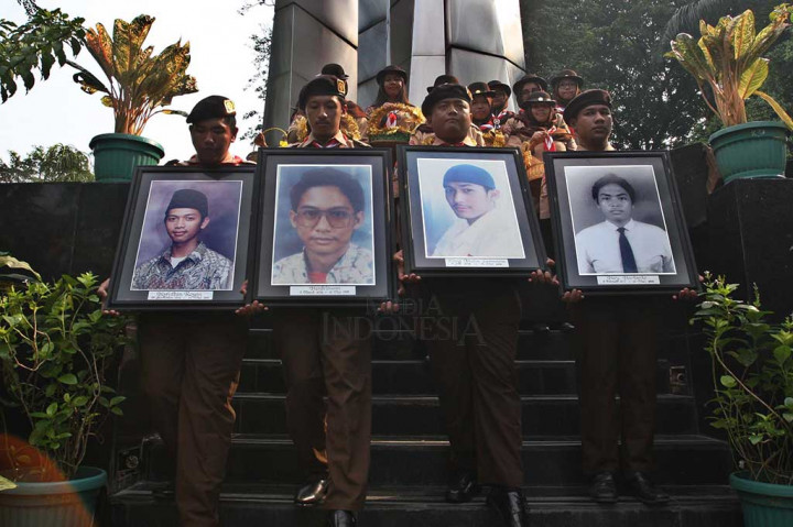 Keluarga dan Mahasiswa Peringati 19 Tahun Tragedi Trisakti