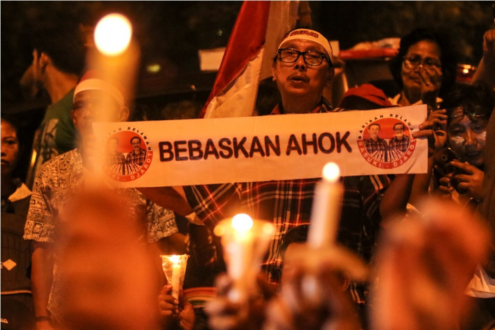 Pendukung Ahok Kembali 'Menyemut' di Pengadilan Tinggi Jakarta