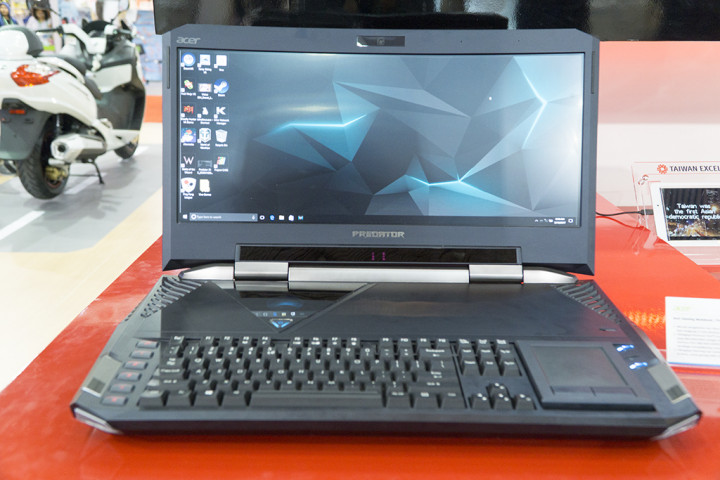 Pengunjung Taiwan Expo 2017 Bisa Lihat Laptop Lengkung Acer Predator 21X