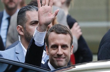 Macron akan Dilantik, Pengamanan Kota Paris Diperketat