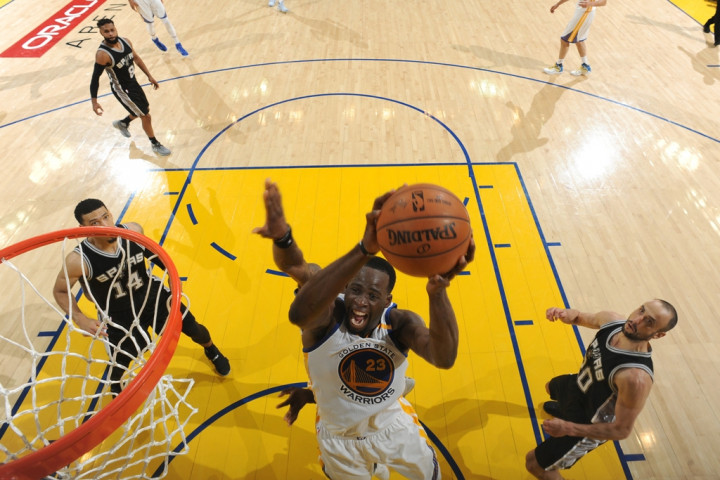 Menang Dramatis atas Spurs, Warriors Buka Keunggulan Agregat