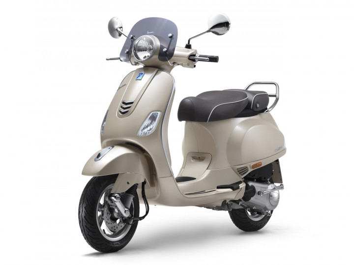 Vespa Elegante 150 Special Edition Ambil Basis LX