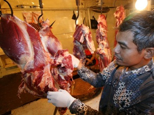 Polisi Menyita 250 Kilogram Daging Sapi Gelonggongan