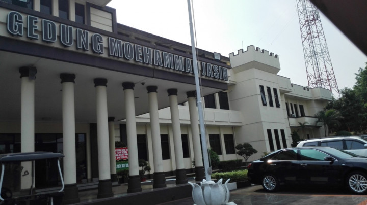 Pejabat DKI Jenguk Ahok