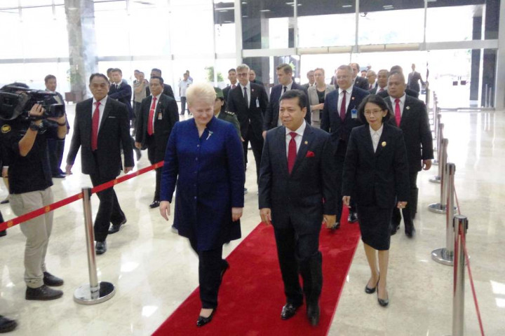 House Speaker Meets With Lithuanian President