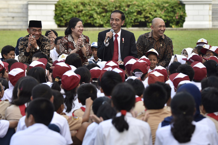 Jokowi Mendongeng Lutung Kasarung di Hari Buku Nasional
