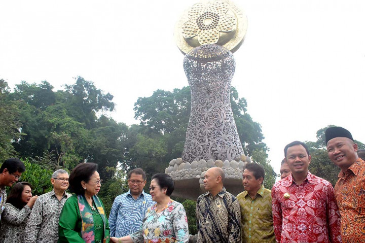 Megawati Menghadiri Peringatan 200 Tahun Kebun Raya Bogor