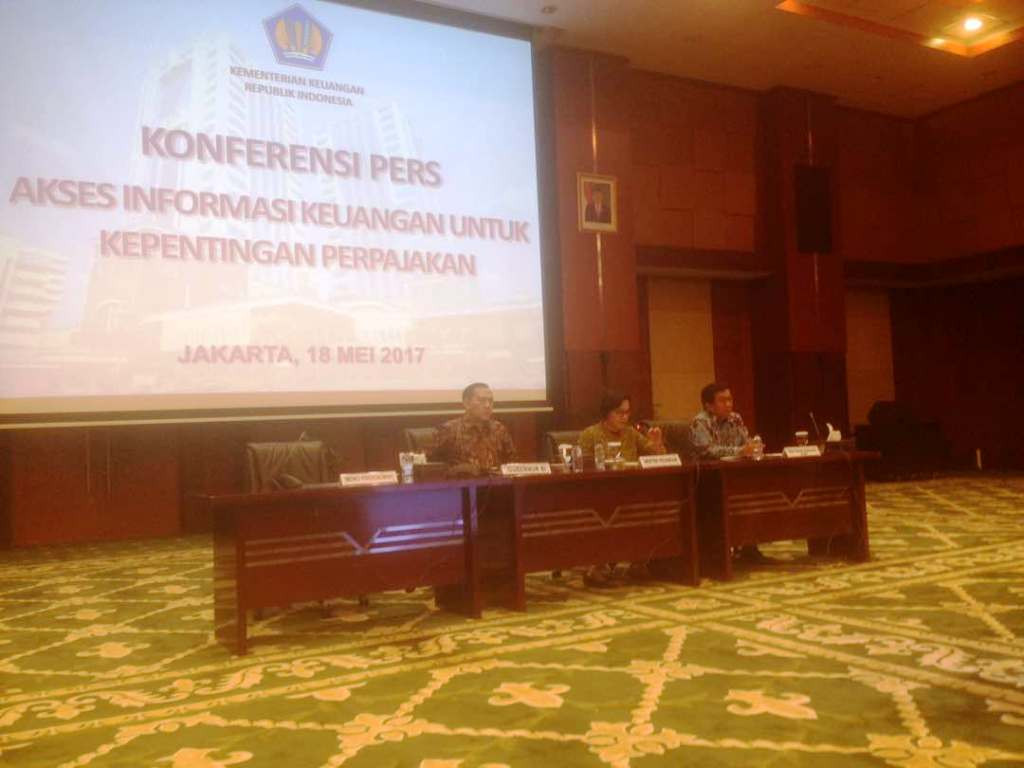 Gubernur BI Agus Martowardojo dan Menkeu Sri Mulyani saat konpers AEoI. (FOTO: MTVN/Desi Angriani)