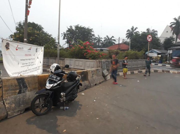 Pintu Perlintasan Kereta Api Ditutup, Kemacetan Pasar Minggu Berkurang