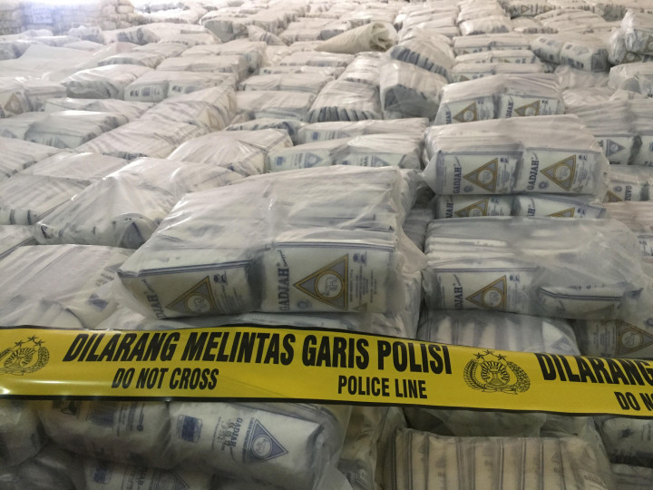 Mentan Gerebek Gudang Penimbun Ratusan Ribu Ton Garam