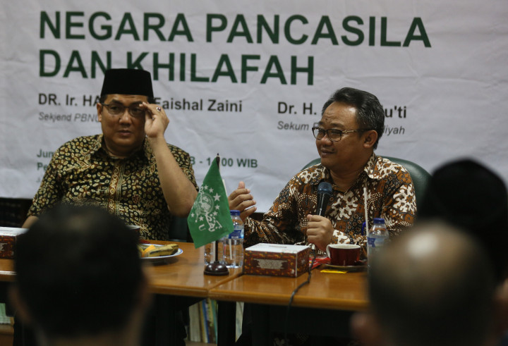 HTI Tarik Massa dengan Tulisan Keagamaan