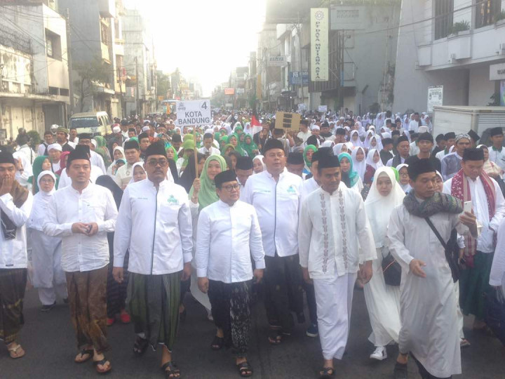 Peringati Harkitnas, Warga Bandung Khatamkan Alquran
