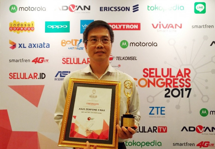 ASUS ZenFone 3 Deluxe Dapat Penghargaan Ponsel Terbaik