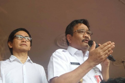 Di Makam Mbah Priok, Djarot Minta Ahok Didoakan