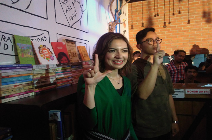 Putra Jokowi dan Najwa Shihab Meresmikan Pojok Baca di Markobar