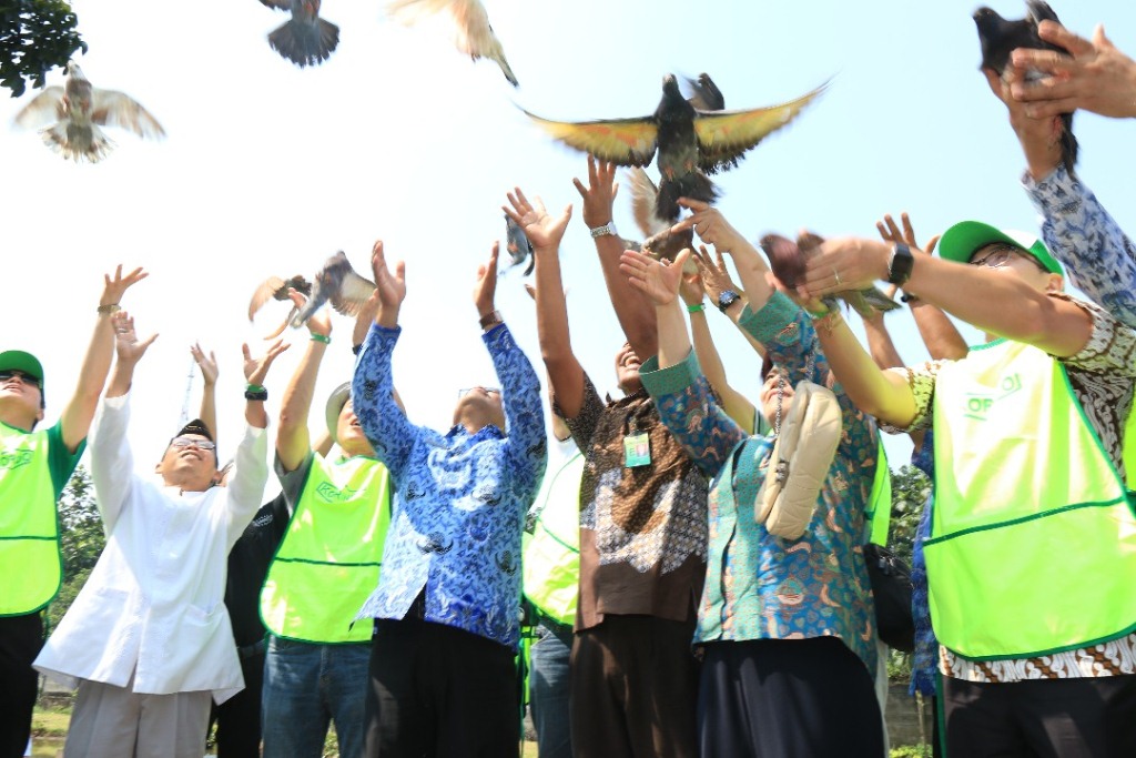 Korindo Group mewujudkan komitmen kepedulian pada penghijauan dan kelestarian alam dengan mengadakan program GO Green Korindo dengan mengadakan program lingkungan bertajuk Korindo Peduli Pelestarian Keanekaragaman Hayati (Foto:Dok.Korindo)