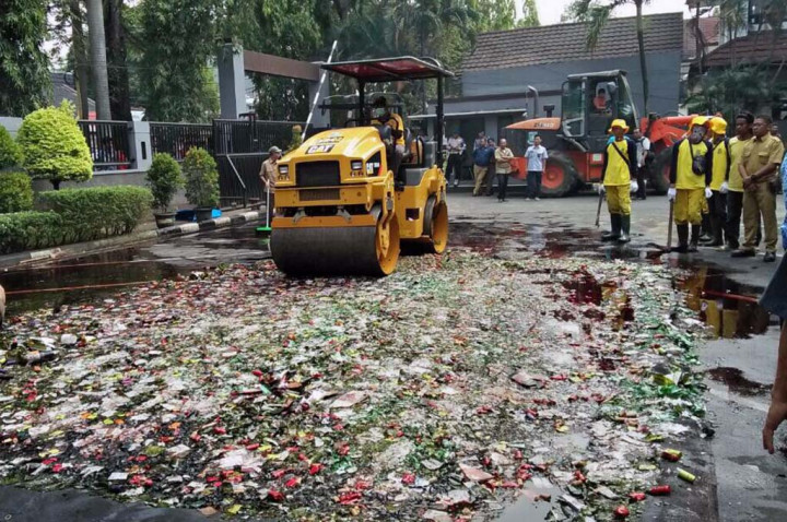Sejumlah Barang Bukti Hasil Kejahatan di Tangerang Dimusnahkan