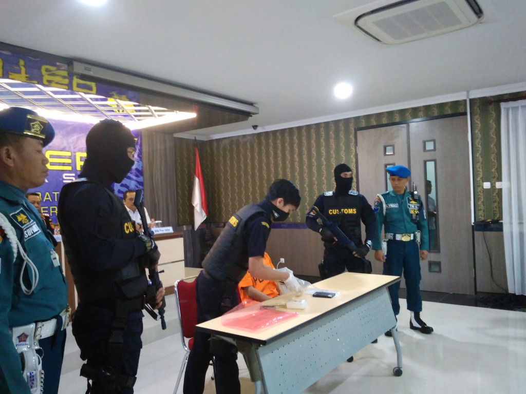 Rilis kasus penyelundupan sabu dalam perut di KPPBC TMP Juanda, Selasa, 23 Mei 2017. (Metrotvnews.com/Syaikhul Hadi)
