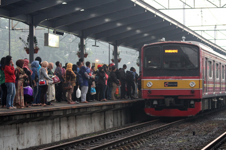 Penumpang KRL Tembus 1 Juta per Hari