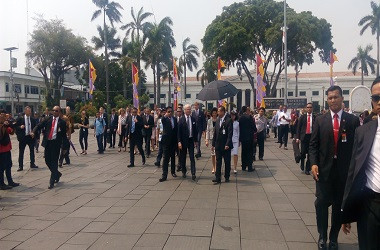 Didampingi Djarot, Raja dan Ratu Swedia Tur Keliling Kota Tua