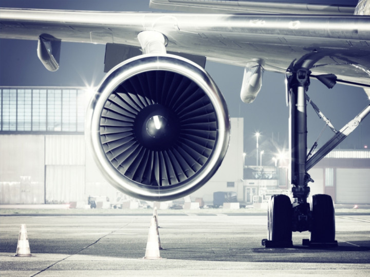 Mesin Pesawat Terbakar Picu Penutupan Bandara di AS