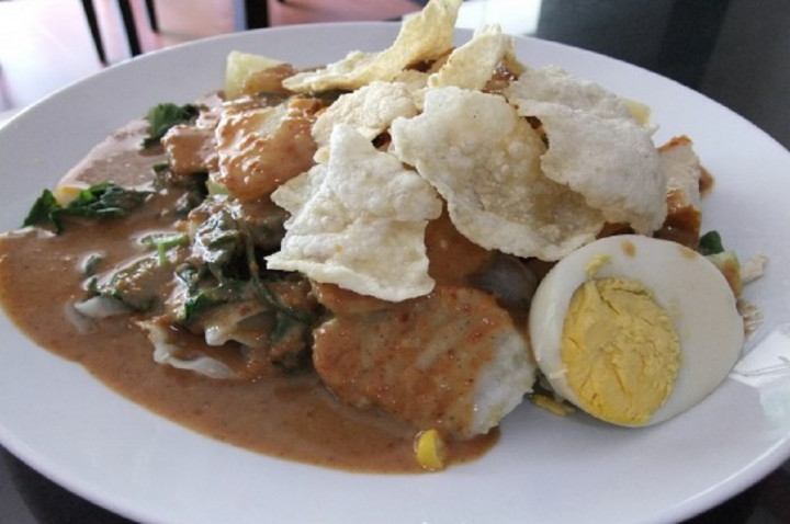 Pemkot Bandung Sajikan Gado-gado untuk Makan Siang Raja Swedia