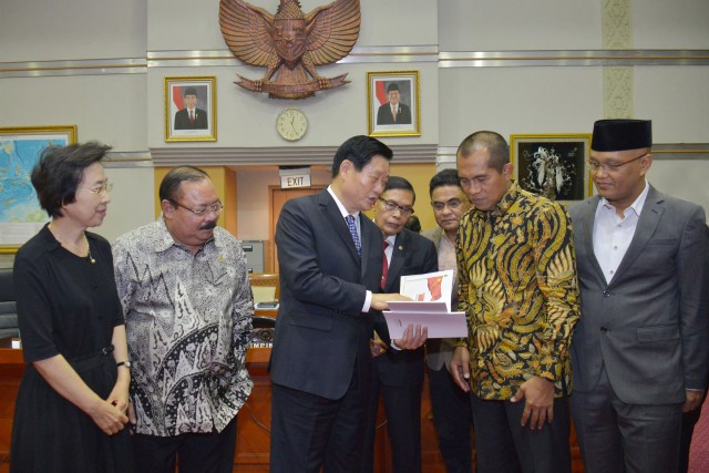 Indonesian & Chinese Lawmakers Discuss Cyber Security Issues