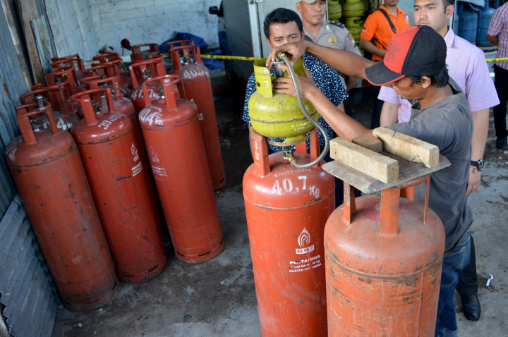 Dua Gudang Elpiji Oplosan di Gresik Digerebek