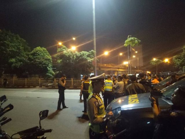Polisi mulai melakukan olah tempat kejadian perkara.MTVN/Arga Sumantri