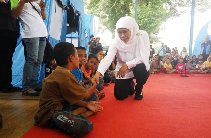 Mensos Antar Pengungsi Konflik Lahan di Ambon Pulang ke Rumah