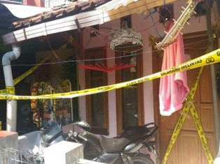Polisi Menemukan Senjata Tajam di Rumah Terduga Pelaku Pengeboman