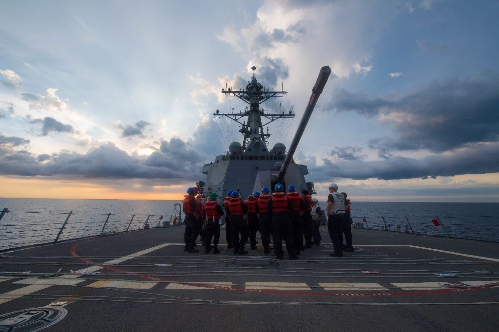 The USS Dewey has sailed in disputed South China Sea waters near a reef claimed by Beijing (Photo:AFP/Kryzentia Weiermann)