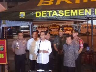 Presiden Jokowi Sambangi TKP Bom Kampung Melayu