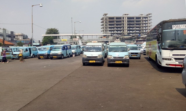 Aktivitas Terminal Kampung Melayu Mulai Normal