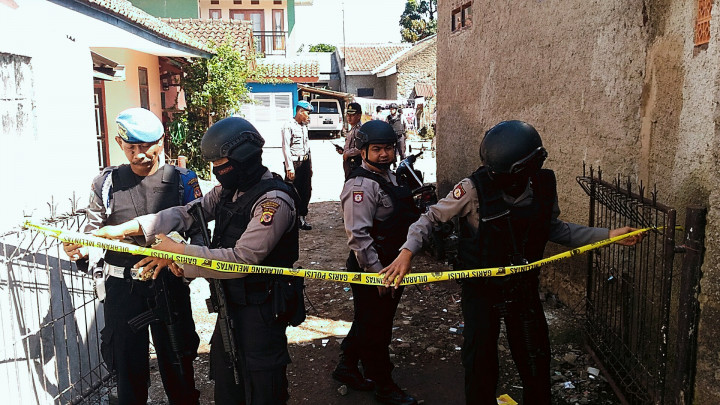 Terduga Pelaku Bom Berprofesi Sopir Ojek Daring