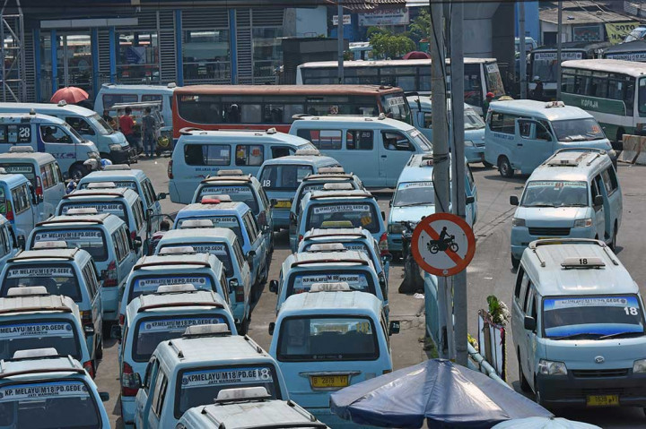 Terminal Kampung Melayu Kembali Beroperasi