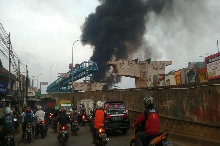 Gudang Pengolahan Plastik di Bogor Terbakar