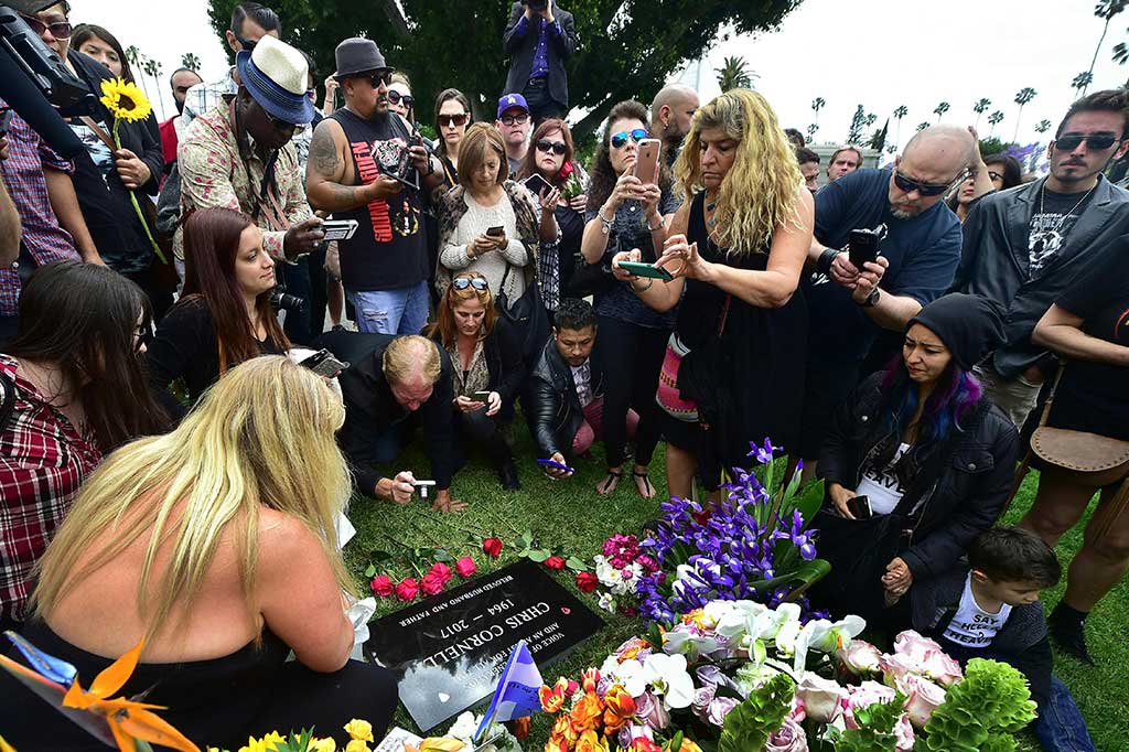 Rocker Chris Cornell Dimakamkan