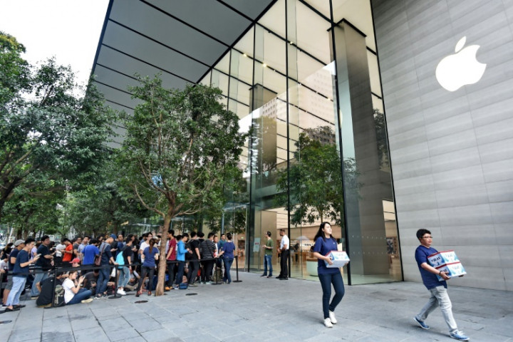 Apple Opens First Official Store in Southeast Asia