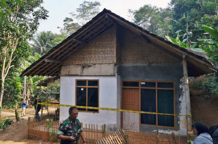 Satu Pelaku Bom Bunuh Diri Kampung Melayu Berprofesi Penjahit