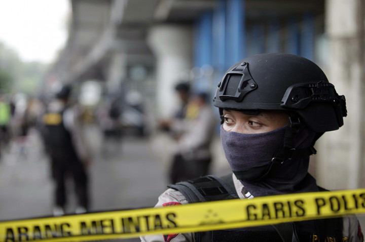 Garis Polisi Masih Melintang di Rumah Pelaku Bom Kampung Melayu