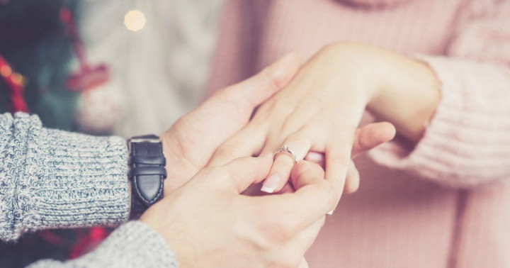 Seperti Apakah Cincin Tunangan Terpopuler?