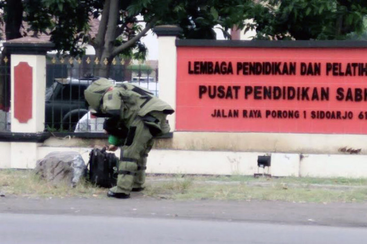 Tas Ransel Hitam Sempat Menggegerkan Warga Porong