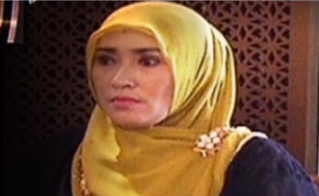 Firza dan Dua Bantahan Emma